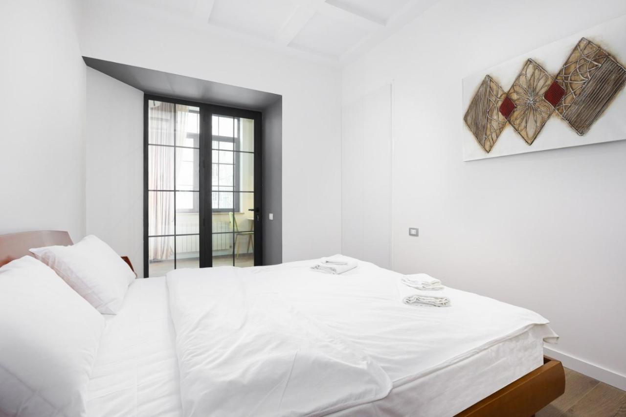Stay Inn-Apartments On Abovyan 32 Erevan Esterno foto
