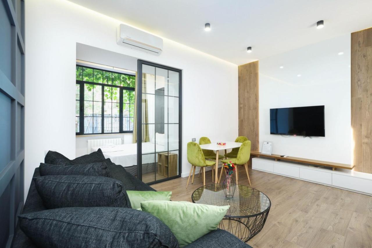 Stay Inn-Apartments On Abovyan 32 Erevan Esterno foto